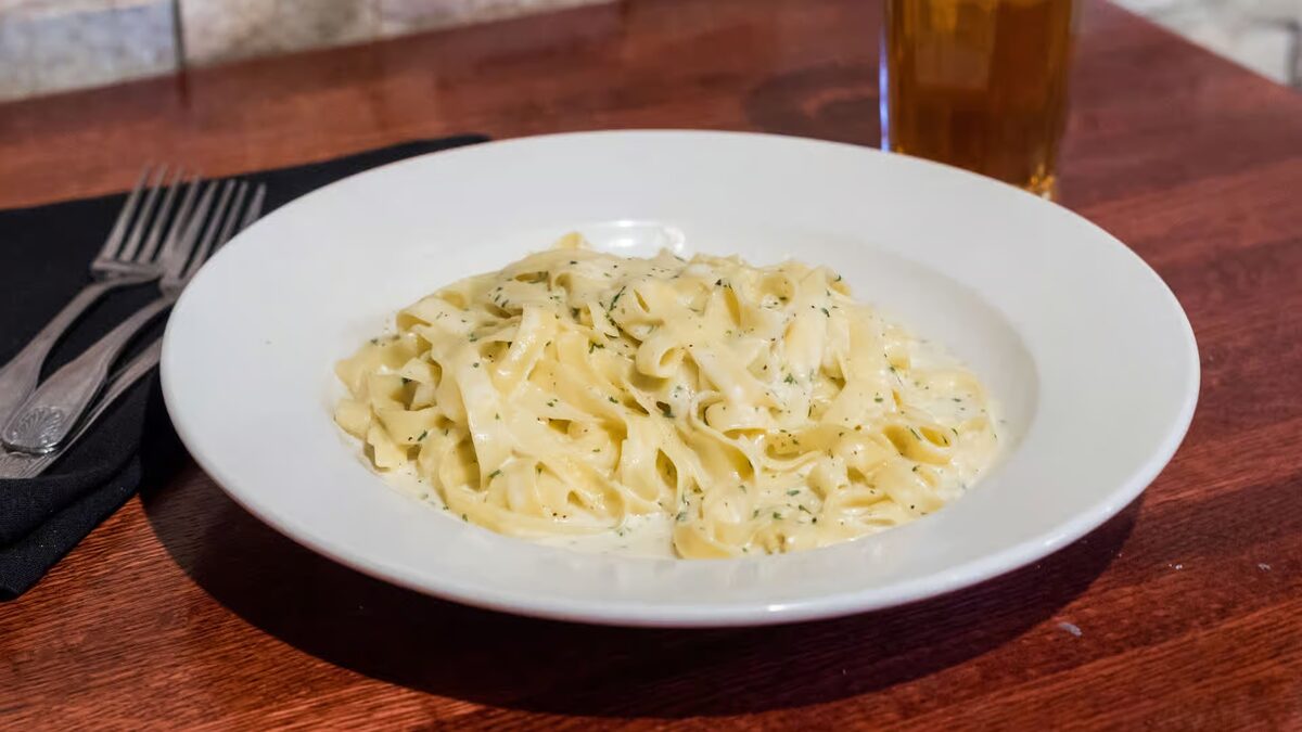 Fettuccine Alfredo in cream sauce at Ray's Italian Bistro
